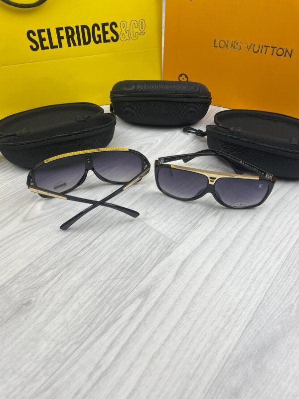 Louis Vuitton Men Women Fashion Sunglasses Fake Reps Sale UK	Man Woman First Copy Replica Cheap Price Sunglass Men's Women's Designer Eyewear Rep 1st Copies Unisex Curved Frame Fakes 1:1 LV Brand Logo Bar AAA Duplicate 1 to 1 Gold