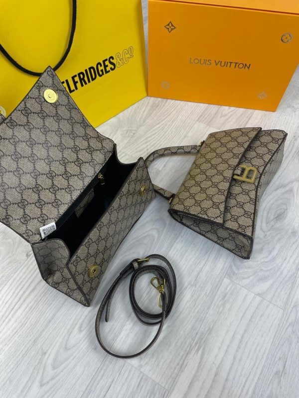 Gucci Cheaper Leather Replica Hand Bags For Women's Long	GG Hourglass Fake Cheap Rep Woman Reps Womens Women's First Copy Logo Best Cross Zipper Pocket Crossbag Supreme Hand Bag Small Stylish Magnetic Closure Strap