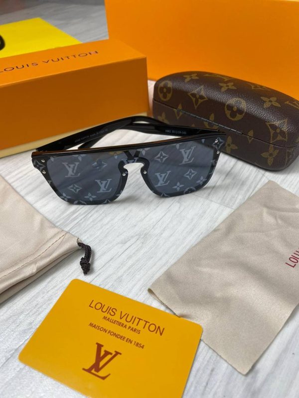 Louis Vuitton classy Pearl Frame Sunglasses