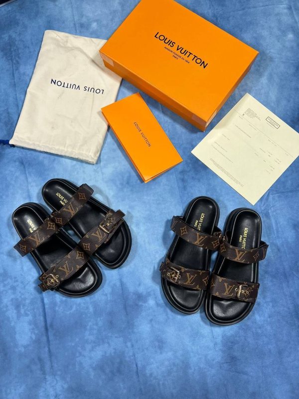 Louis Vuitton Women Bom Dia Flat Slider Designer Rep Sale UK	Woman First Copy Replica Sliders Women's Cheap Price Fakes Reps Flip Flop 1st Copies Sandals Girls 1:1 LV Brand Logo Luxury Fake Slides 1 to 1 Slippers Mules AAA Black Brown