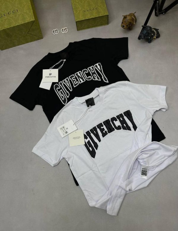 Givenchy T-Shirt in Black & White Color For Men