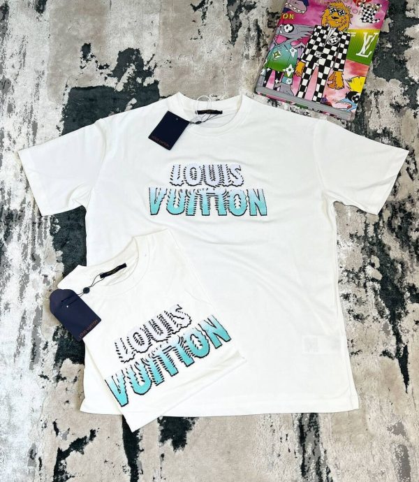 Louis Vuitton Men's Women's Designer T-shirt Reps AAA Sale UK	Men Women First Copy Rep T-shirts Man Woman Cheap Price Fake Replica Tee Shirt 1st Copies Fakes LV Brand Logo Luxury T Shirts 1:1 Unisex Tshirt Duplicate Tshirts Original White