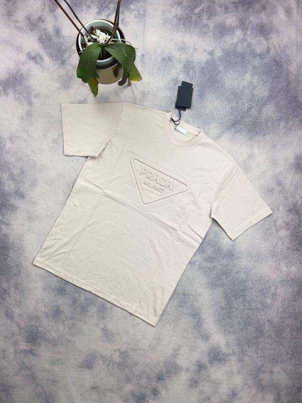 Prada Milano Men's Women's Designer Reps AAA T-shirt Sale UK	Man Woman First Copy Fakes T-shirt Men's Women's Rep Cheap Price Luxury Tee Shirt 1st Copies Tshirts  1:1 Brand Logo 1 to 1 Tshirts Fake Replica T Shirts Duplicate White