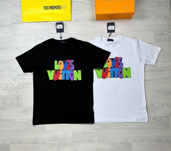 Louis Vuitton Men's Women's Camisetal Reps T-shirt Sale UK	Man Woman First Copy Replica Cheap Price Rep Tshirts 1:1 Fake Tshirts Luxury Fakes Men Women T-shirts Unisex Tee Shirt LV Brand Logo Designer T Shirts 1st Copies Black White