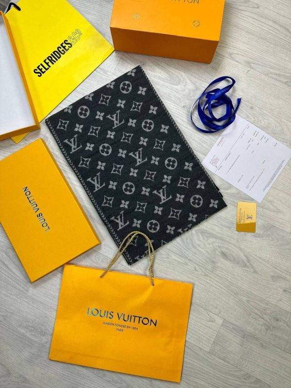 Louis Vuitton Women's Designer Wool Scarf Replica AAA Sale UK	Woman First Copy Fake Rep Cheap Price Luxury Scarves Women 1st Copies Fakes Reps Winter Shawls Fashion Casual Wear 1:1 Girls 1 to 1 LV Brand Logo Monogram Duplicate Grey