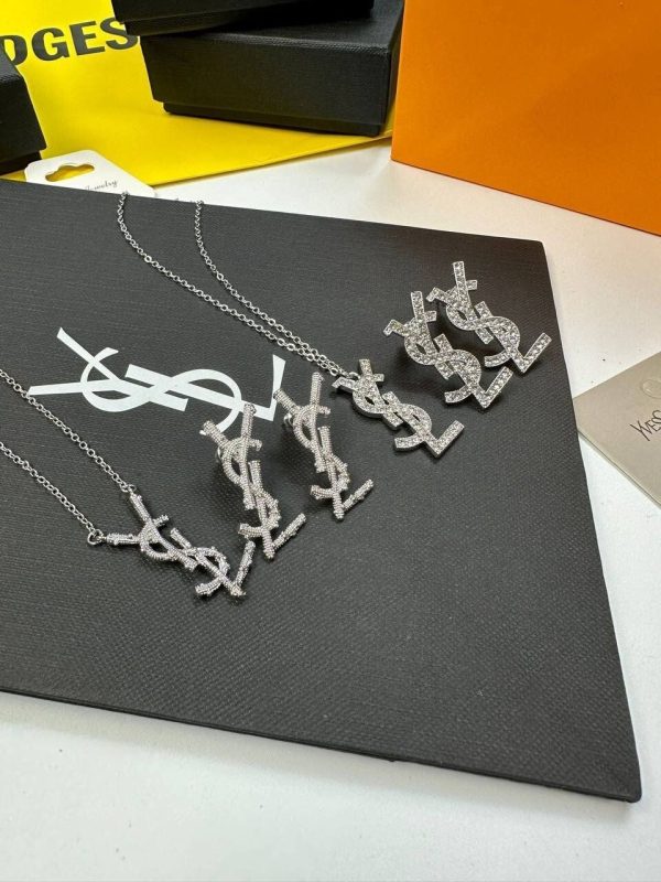 YSL Saint Laurent Cassandre Grey Gold Necklace And Earrings In Silver Number: 761535Y80044008