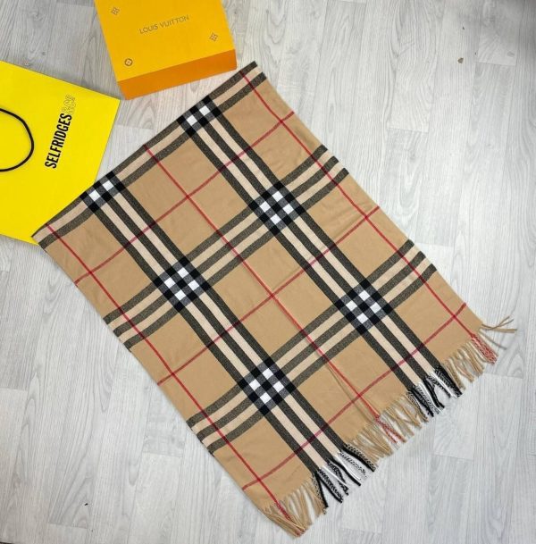 Burberry Reversible Check Cashmere Women Scarf Classic Vintage Style Logo Printed Replica Cheapest Outfit Real Fake Long Scarfes Wool Fabric Selfridges Discount Sale UK