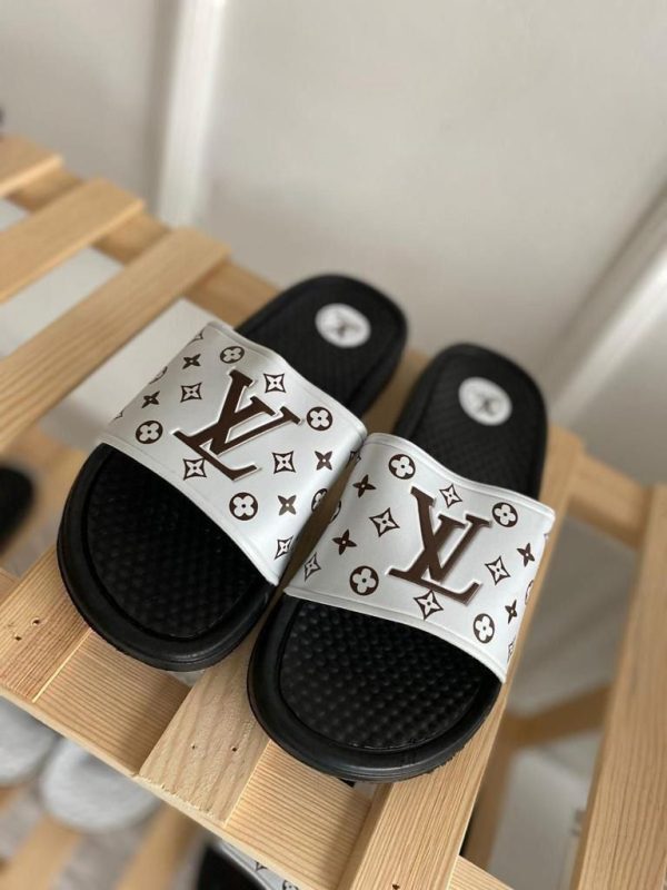 Louis Vuitton LV Men's Designer Sliders Fake Rep AAA Sale UK	Man First Copy Replica Slider Mens Cheap Price Fakes Reps Flip Flop 1st Copies Sandals Boys 1:1 Brand Logo Luxury Casual Pool Slides 1 to 1 Slippers Duplicate Mules White