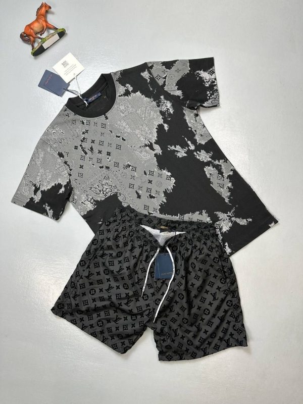 Louis Vuitton Men Splash Monogram T-shirts Shorts Set Sale UK	Men's First Copy Reps Cheap Price Replica Fake T-shirt Short Sets Man Rep 1st Copies Man T Shirt Pant Luxury Fakes LV Brand Logo 1:1 Outfit Designer AAA Original Black