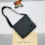 Louis Vuitton Mens District MM Monogram Designer Bag Sale UK	Men's First Copy Replica Cheap Price Crossbody Reps Man Fake Luxury Shoulder Bags 1st Copies LV Brand Logo 1:1 Fakes Leather Rep AAA Long Belt Duplicate Wallet Purse Black Grey