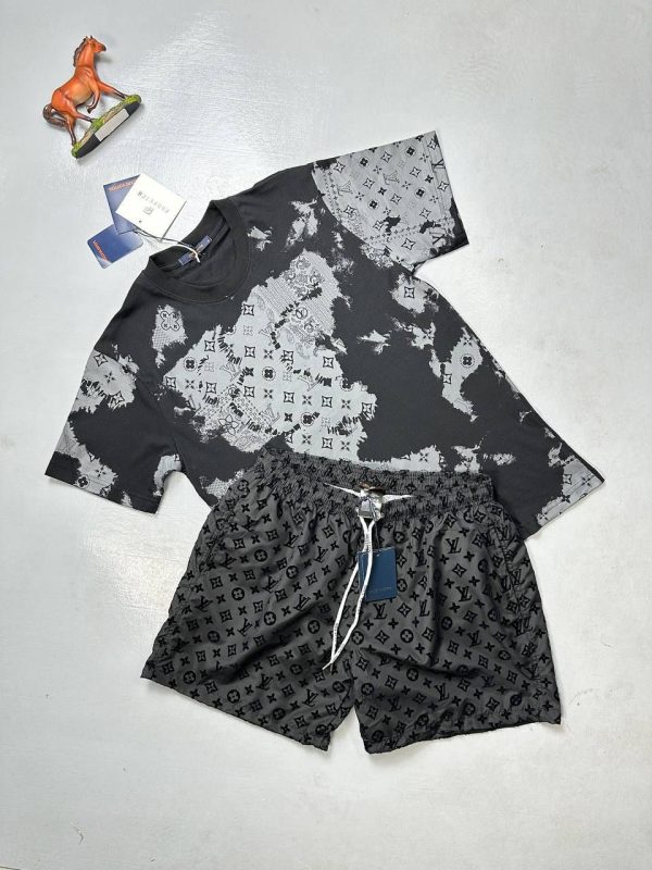 Louis Vuitton Men's Designer Reps T-shirt Shorts Set Sale UK	Men First Copy Replica Cheap Price Fake T-shirt Short Sets Man Rep 1st Copies Man T Shirt Pant Luxury Fakes LV Brand Logo 1:1 Outfit AAA Duplicate Original Boys Black