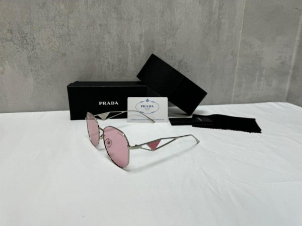 Prada Milano Men's Women's Fakes Reps Sunglasses AAA Sale UK	Men Women First Copy Cheap Price Replica Sunglass Man Woman 1st Copies Metal Frame Eyewear 1:1 Brand Logo UV Protected Designer Glasses 1 to 1 Fake Rep Duplicate Pink 57YS 