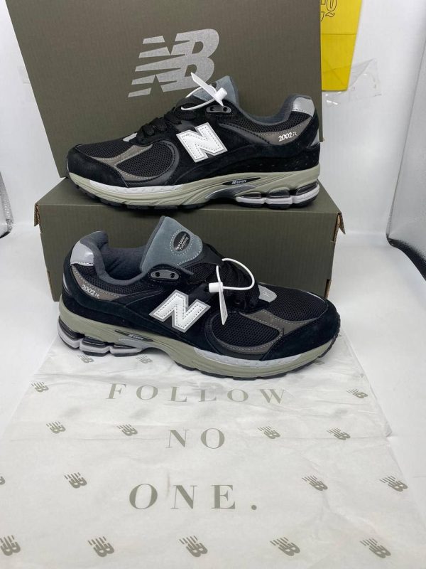 New Balance 2002R Trainers Black Grey For Men's