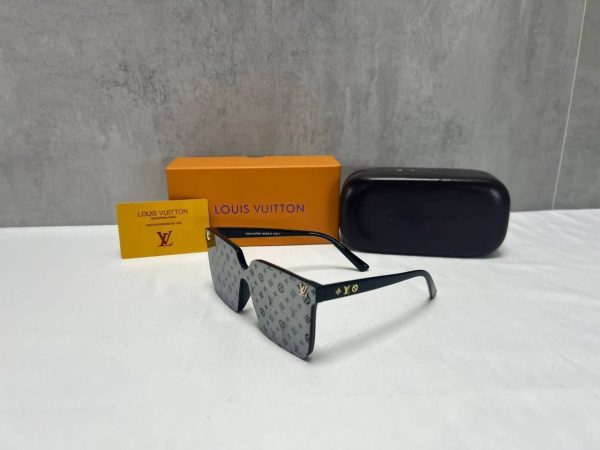 Louis Vuitton Men Women Designer Waimea Sunglass AAA Sale UK	Man Woman First Copy Fake Replica Cheap Price Sunglasses Men's Women's 1st Copies Rep Square Frame Eyewear 1:1 LV Brand Logo Fakes Reps Luxury Duplicate Driving 1 to 1 Grey Black