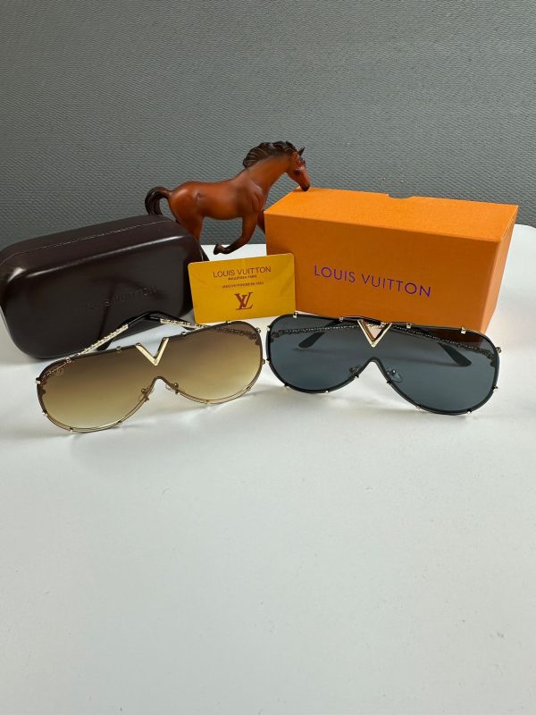 Louis Vuitton Men's Women's LV Aviator Frame Metal Sunglasses