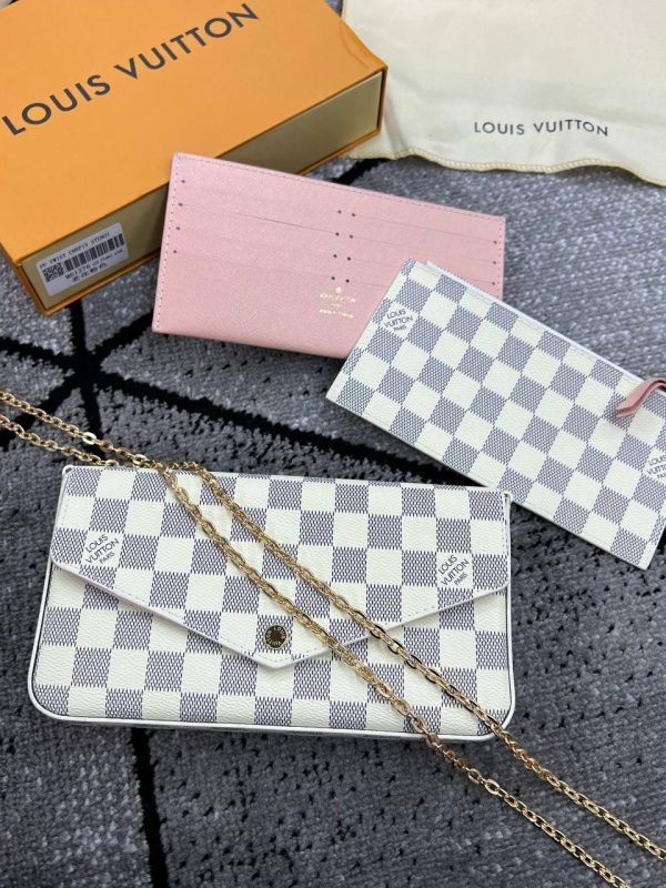 Louis Vuitton Women's Felicie Triple Pochette Bag AAA Sale UK	Woman First Copy Replica Trio Pouch Ladies Cheap Price Handbag Women's Luxury 1st Copies Rep Leather Purse Chain Strap Bags Fakes Reps 1:1 LV Brand Logo Duplicate White Square Box
