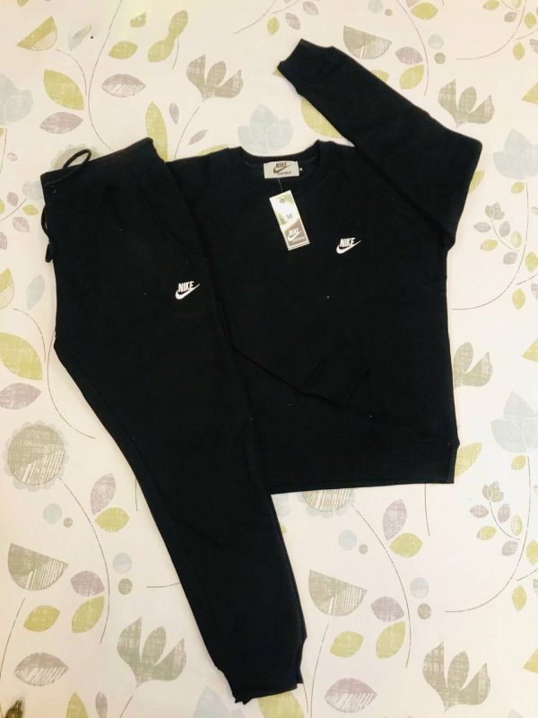 Nike Club Fleece Joggers Junior Tracksuits For Kid’s in 4 Colors