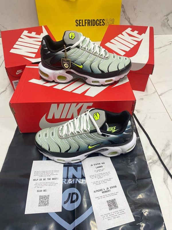 Nike Air Max Plus Black Bright Cactus (GS) Bright Cactus Trainers For Men's