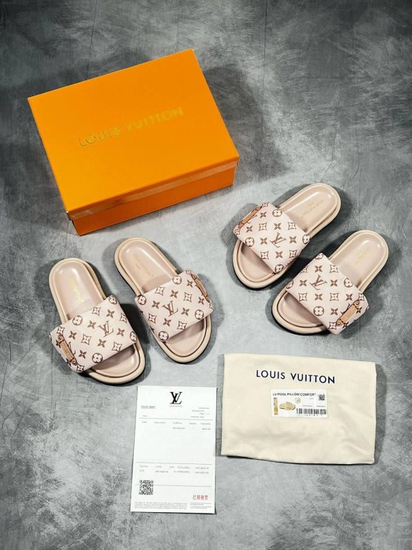 Louis Vuitton Women's Pool Pillow Flat LV Logo Sliders