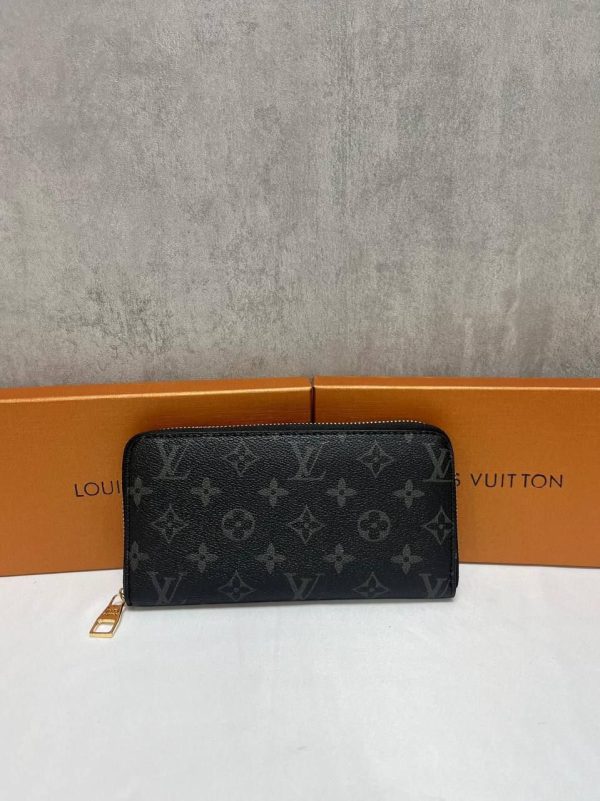 Louis Vuitton Logo Printed Ladies Purse in 2 Colors
