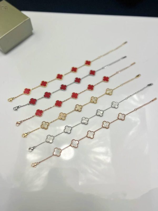 Van Cleef & Arpels Four Leaf Clover Bracelets in Different Colors For Women's